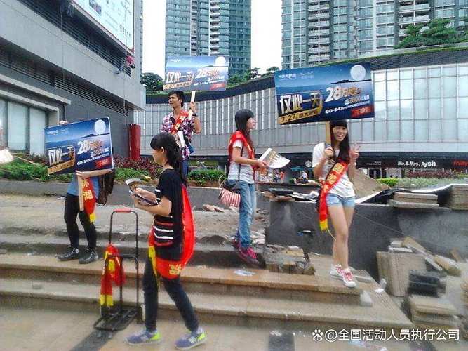 优雅姿态，品牌灵魂——礼仪模特如何以仪态传递品牌精神